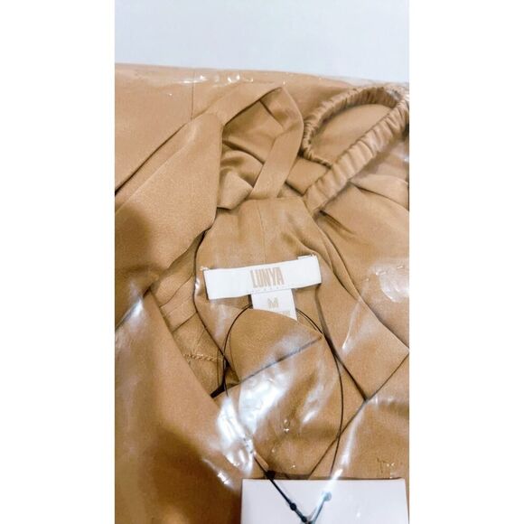 Lunya Washable silk Romper Otium Tan size M - Picture 9 of 10